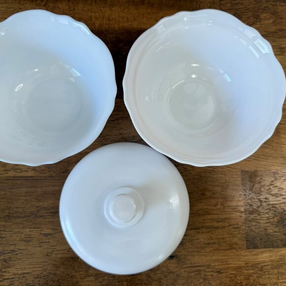 Arcopal France Romantique Scalloped White Glass Bowls With Blue Floral Design - Picture 8 of 10